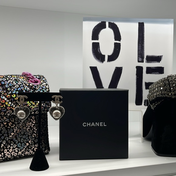 Chanel Box - Picture 2 of 11